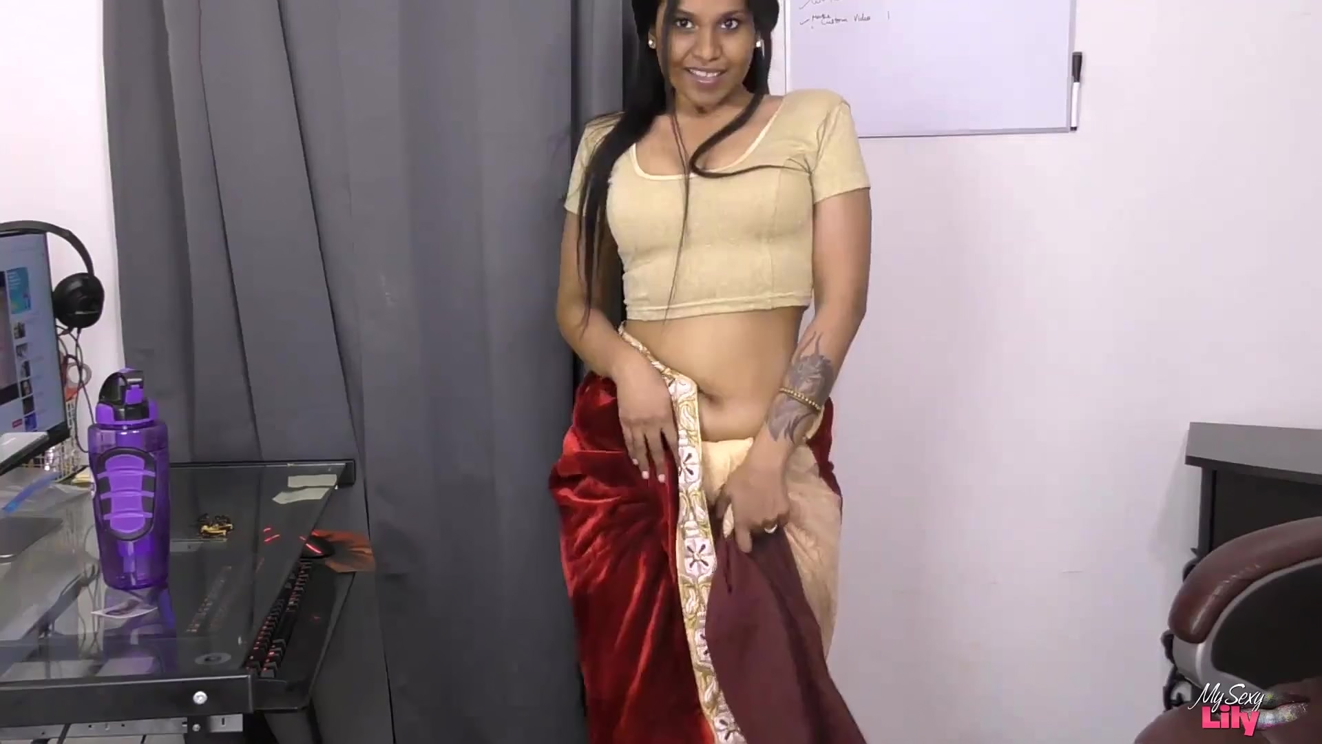 Indian Bhabhi Lily A Desi Housewife - XVIDEOS.COM | DixyPorn.com