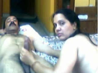 Indian Mature Aunty - Indian mature aunty fucked by her boss | DixyPorn.com