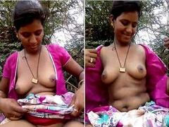 Exclusive- Desi Bahbi Showing Her Boobs and Ridding Lover Dick