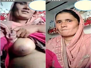 Older Pakistani woman with juicy natural tits is playing in this |  DixyPorn.com