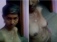Desi woman with a slender figure and natural boobs recording herself XXX style