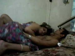 It is time for this amateur Desi couple to do XXX stuff and to record it