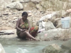 Naughty Desi Girl's Full Nude Outdoor Bathing Captured On Hidden Cam!